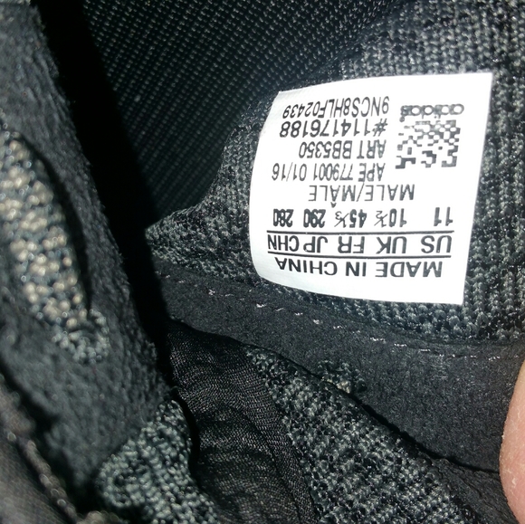 Yeezys 350 size 11 - Picture 4 of 6